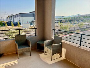 600 Carriage Hill Dr in Las Vegas, NV - Building Photo - Building Photo