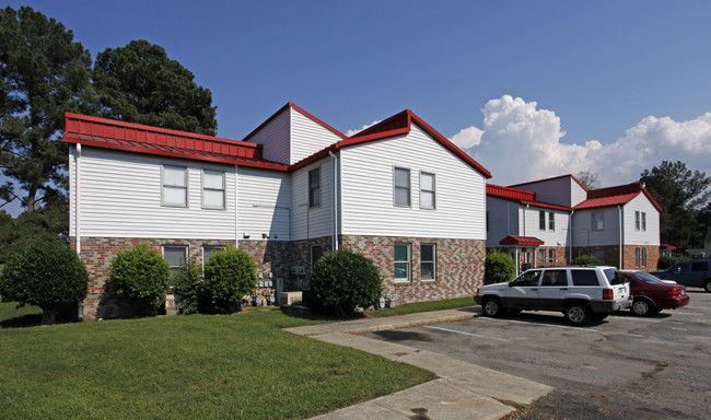 Bailey's Condos in Portsmouth, VA - Building Photo - Building Photo