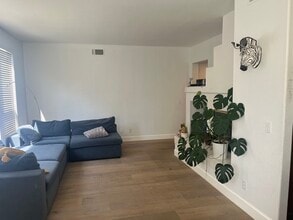 7435 Arucauna Ct in San Diego, CA - Foto de edificio - Building Photo