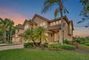 8204 Villa Grande Ct in Sarasota, FL - Building Photo