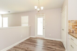 533 River View Dr in Lowell, NC - Building Photo - Building Photo