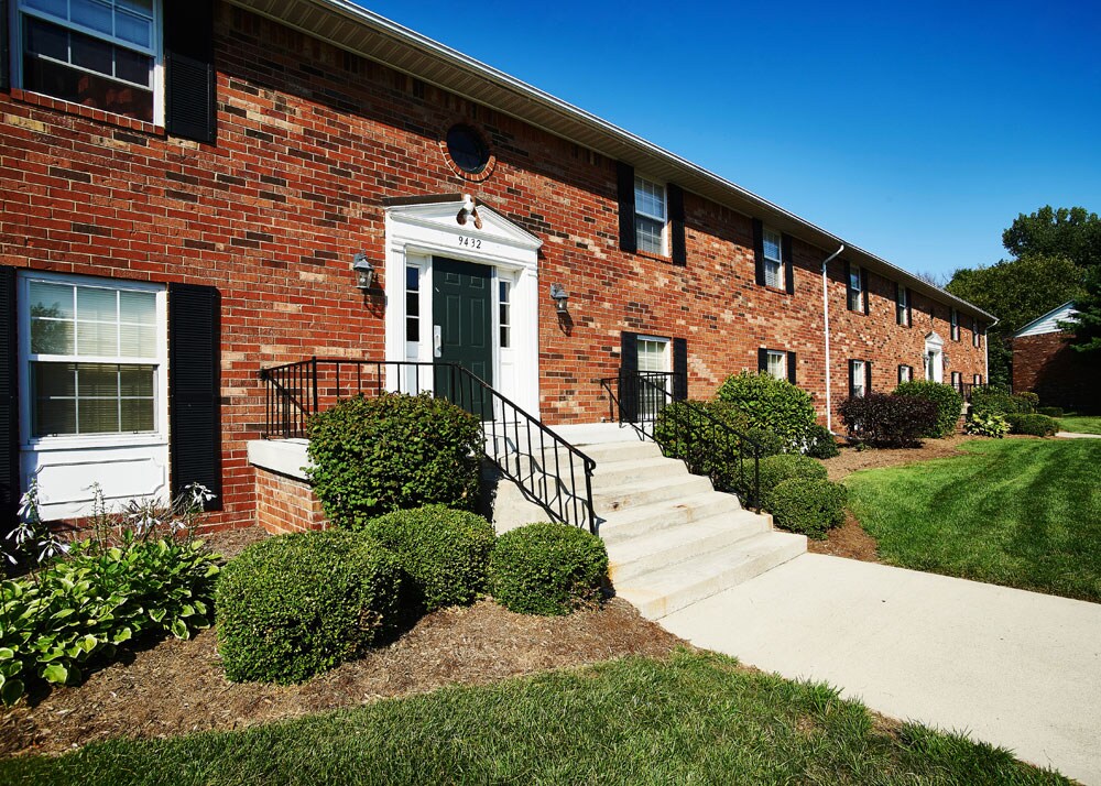 Ashton Brook in Indianapolis, IN - Building Photo