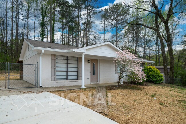 6237 Moss Rock Dr in Pinson, AL - Building Photo - Building Photo