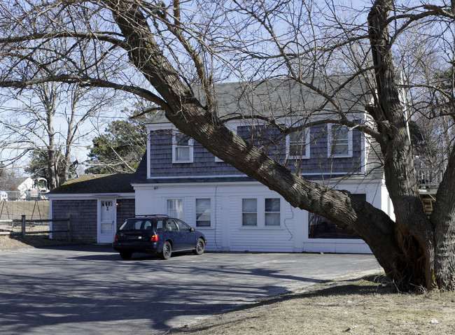 539-545 Main St in Dennisport, MA - Building Photo - Building Photo