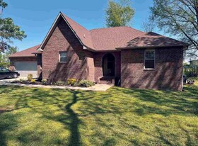 225 Charger Ln in Martin, TN - Building Photo