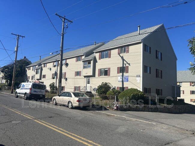 871-871 Middlesex St in Lowell, MA - Building Photo - Building Photo