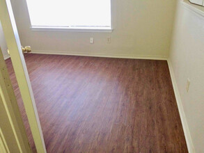 7527 Oak Chase in San Antonio, TX - Foto de edificio - Building Photo