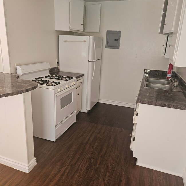 8809 Etiwanda Ave, Unit 19