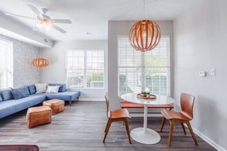 The Reserve at Glenbridge in Cincinnati, OH - Foto de edificio - Building Photo