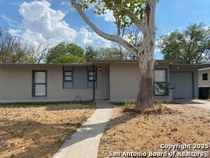 634 Karen Ln in San Antonio, TX - Building Photo - Building Photo