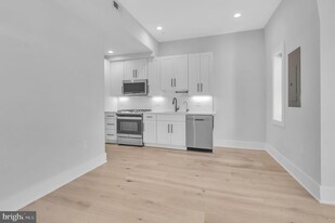 459 Florida Ave NW, Unit 4 in Washington, DC - Building Photo - Building Photo