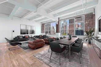 448 W 37th St, Unit 10 B in New York, NY - Building Photo - Building Photo