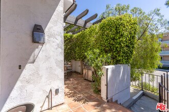 1541 Palisades Dr in Los Angeles, CA - Building Photo - Building Photo