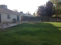 6424 Cherry Blossom Ct in Bakersfield, CA - Building Photo - Building Photo