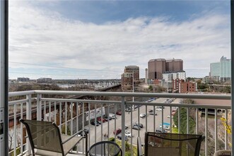 301 Virginia St, Unit Vistas on The James in Richmond, VA - Building Photo - Building Photo