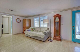 1165 S Oxford Dr in Englewood, FL - Building Photo - Building Photo