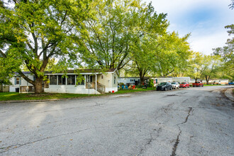 Flat Rock Village in Carleton, MI - Building Photo - Building Photo