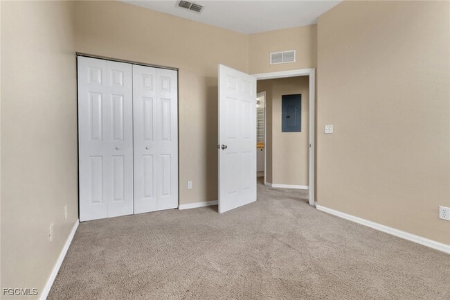 4214 Bellasol Cir in Ft. Myers, FL - Foto de edificio - Building Photo