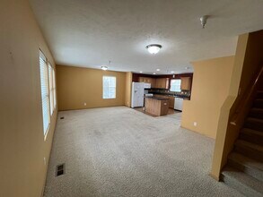 5924 N 167th Plaza in Omaha, NE - Building Photo - Building Photo