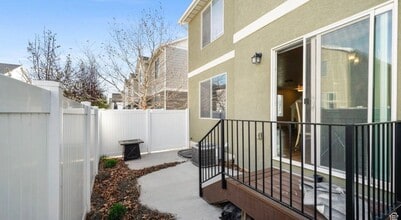 448 S Pegasus Way in Saratoga Springs, UT - Building Photo - Building Photo