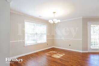 77 Pebble Creek Dr in Newnan, GA - Foto de edificio - Building Photo