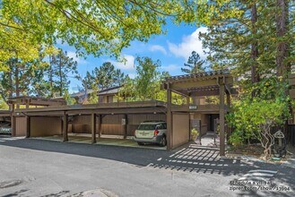 3335 Brittan Ave in San Carlos, CA - Building Photo - Building Photo