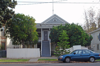 1917 10th St in Sacramento, CA - Building Photo - Building Photo