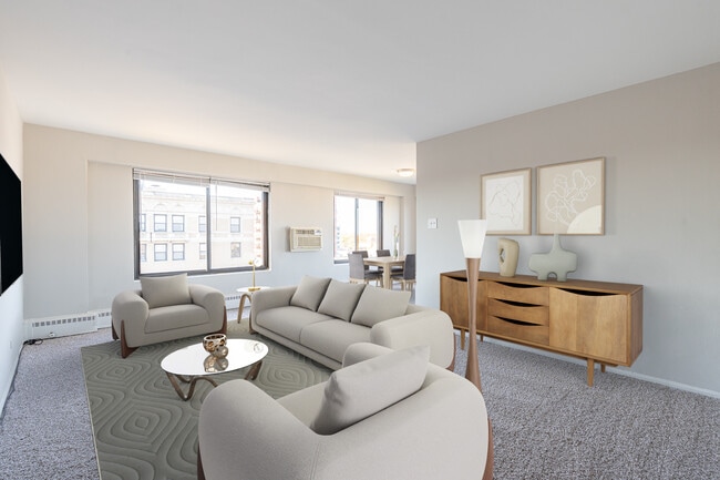 Main Station Apartments in Evanston, IL - Foto de edificio - Building Photo