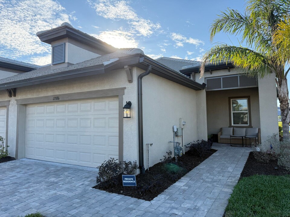 17886 Cherished Lp in Lakewood Ranch, FL - Building Photo