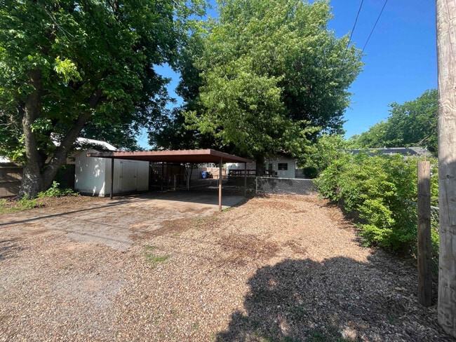 1409 S 20th St in Chickasha, OK - Building Photo - Building Photo