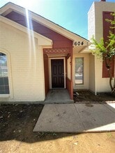 604 Dayton Rd in Mansfield, TX - Building Photo - Building Photo