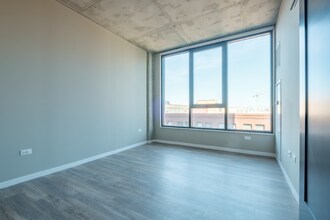 1001 W Washington St in Chicago, IL - Building Photo - Building Photo