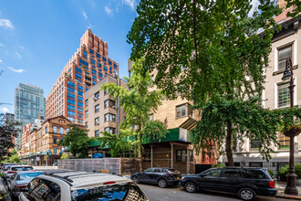 405 E 51st St in New York, NY - Building Photo - Building Photo