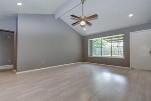 7659 Winkle Wood Ln in Houston, TX - Building Photo