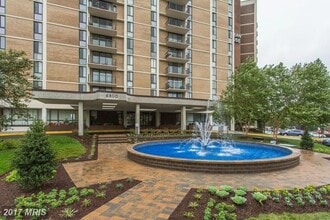 6800 Fleetwood Road in McLean, VA - Building Photo - Building Photo