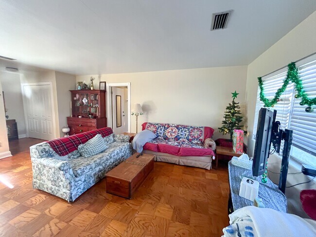 4018 NW 10th Ave in Gainesville, FL - Building Photo - Building Photo