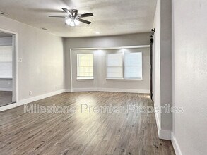 218 Kansas St in Sherman, TX - Building Photo - Building Photo