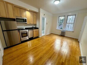 WEST 13 STREET in New York, NY - Building Photo - Building Photo