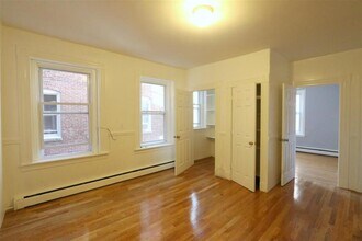 117 Harvard St, Unit 2 in Cambridge, MA - Building Photo - Building Photo