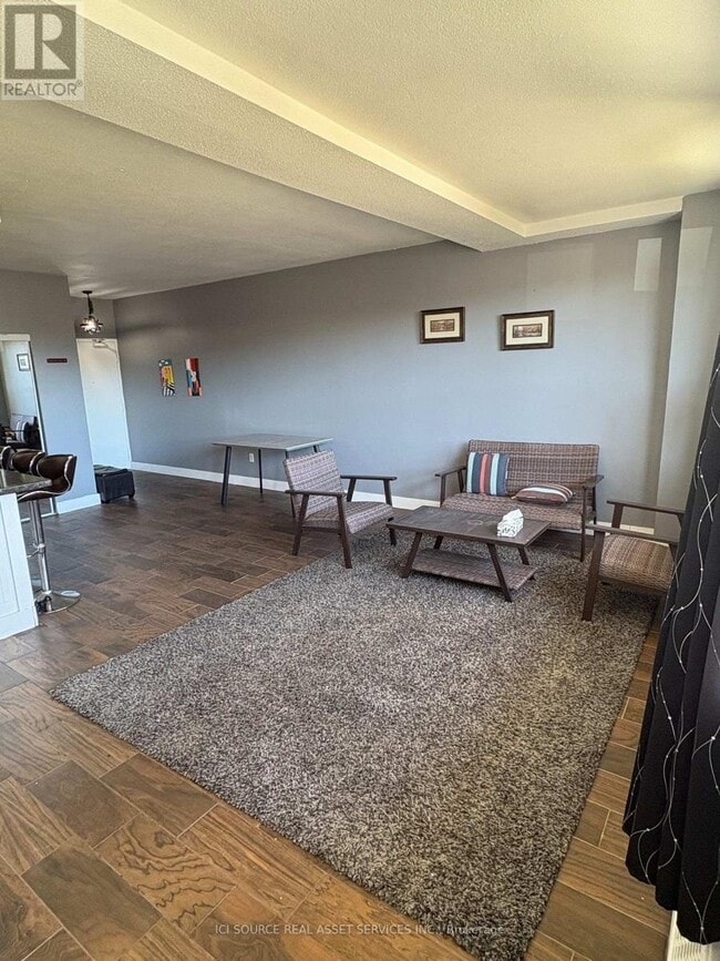 15 Nicklaus Dr in Hamilton, ON - Building Photo - Building Photo