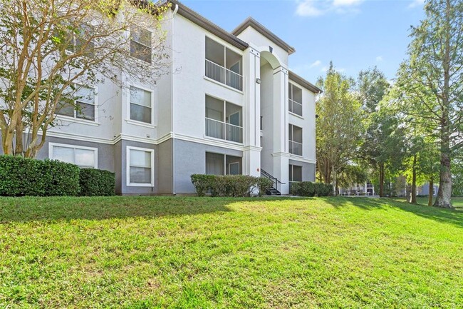 5819 Legacy Crescent Pl-Unit -303 in Riverview, FL - Building Photo - Building Photo