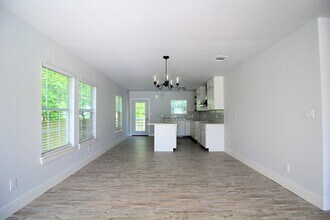 707 S Olive St in San Antonio, TX - Building Photo - Building Photo