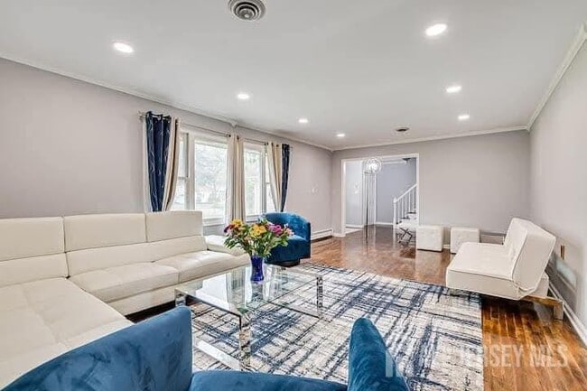 3993 Park Ave in Edison, NJ - Building Photo - Building Photo