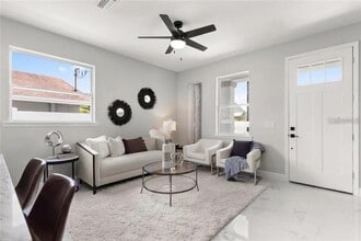 2337 W Walnut St in Tampa, FL - Building Photo - Building Photo