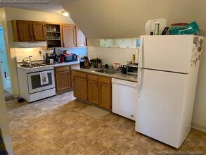 80 Robbins St in Waltham, MA - Foto de edificio - Building Photo