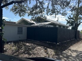 1907 N 49th St, Unit B in Tampa, FL - Building Photo