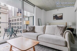 60 E Randolph St in Chicago, IL - Building Photo