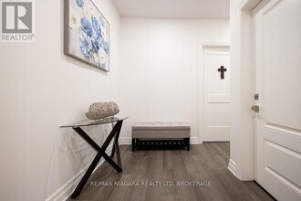 7416 Parkside Rd in Niagara Falls, ON - Building Photo - Building Photo