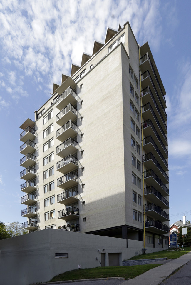 Rideau Terrace Apartments in Ottawa, ON - Building Photo - Building Photo