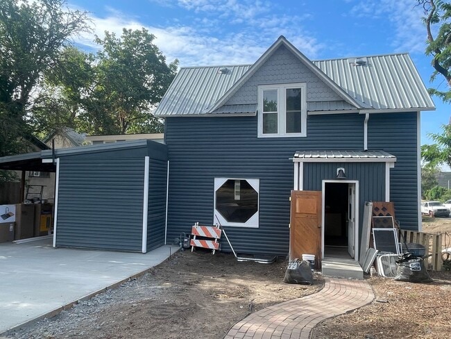 property at 701 E 3rd St